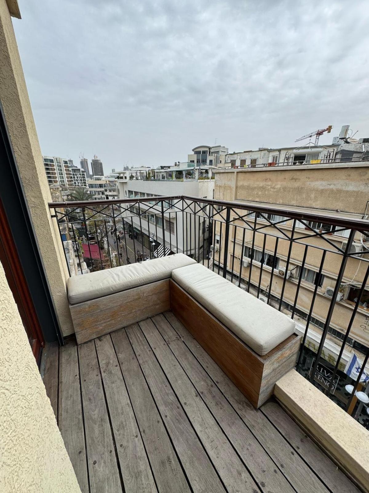 2br In Nahalat Binyamin By Holyguest Apartment *